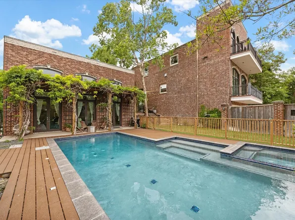 641 E 12th 1/2 St, Houston, TX 77008