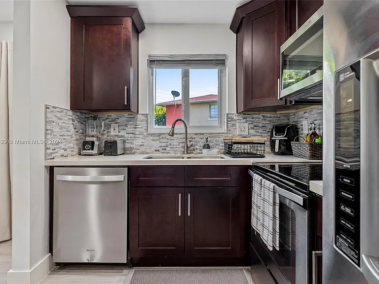 18606 SW 100th Ave #18606 — Photo 9
