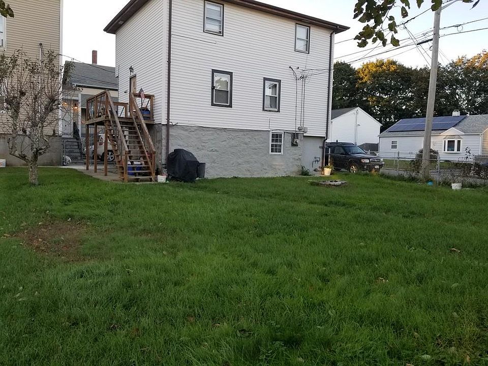 2nd image of 627 Grinnell St