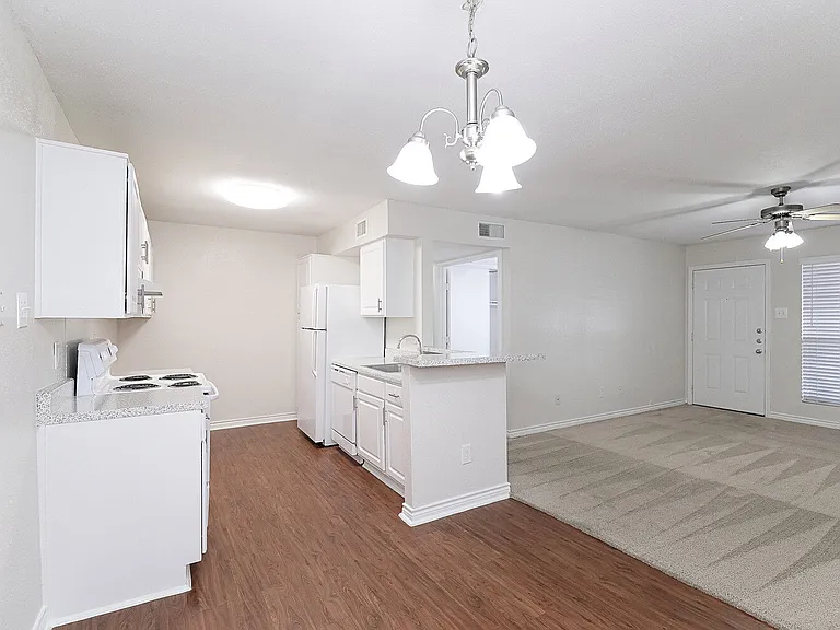 Ferry Road Apartments — Photo 6