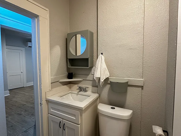 1412 E 10th St #1412 — Photo 11