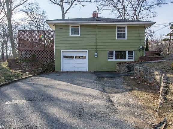 3rd image of 1044 Sussex Tpke
