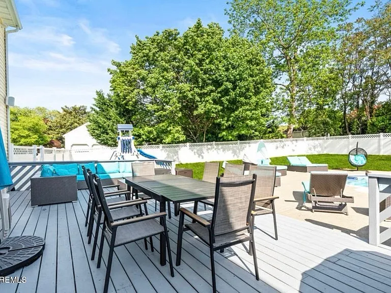 16 Bridle Dr — Photo 42