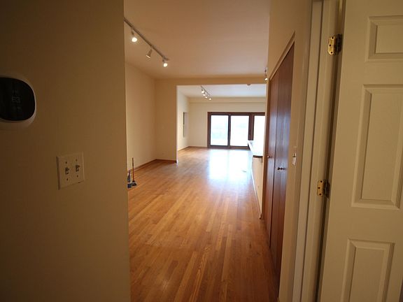 Large apartment w/ Ecobee temp control