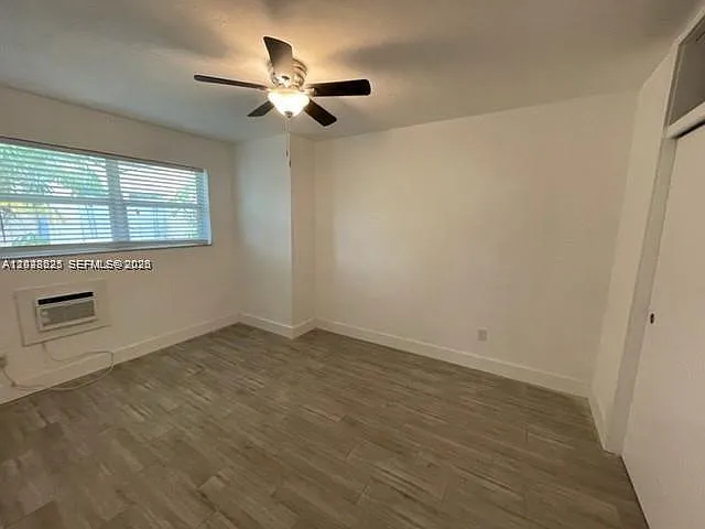 2048 NE 168th St #3 — Photo 20