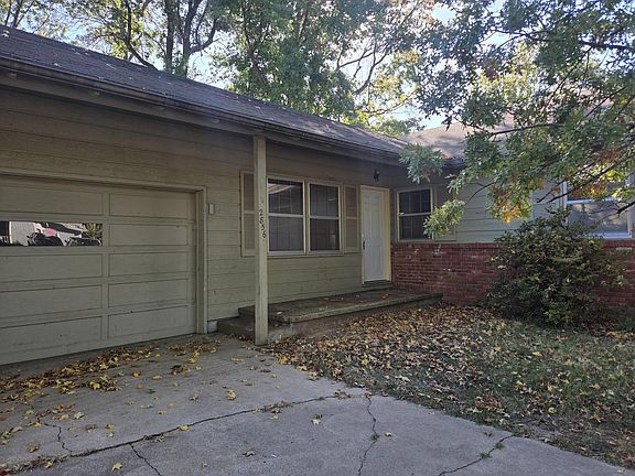 2nd image of 2856 E Bergman St