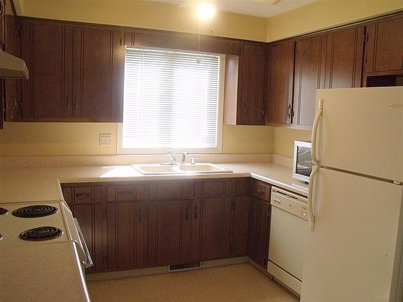 Appliances package included.