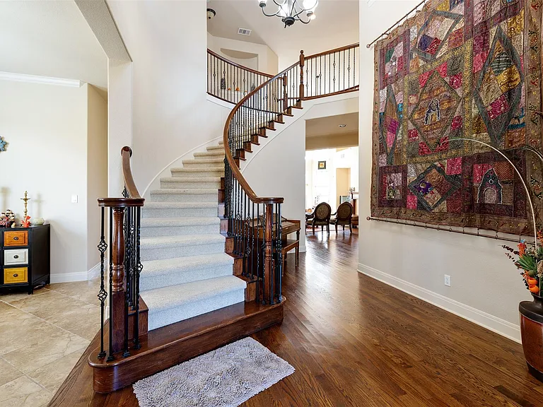 3808 Avery Woods Ln — Photo 3