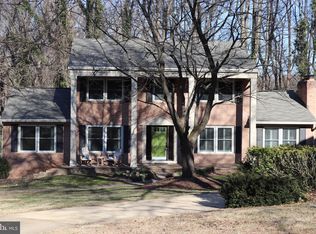 1588 Forest Villa Ln, Mc Lean, VA 22101