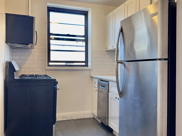 222 E 17th St #4A — Photo 5