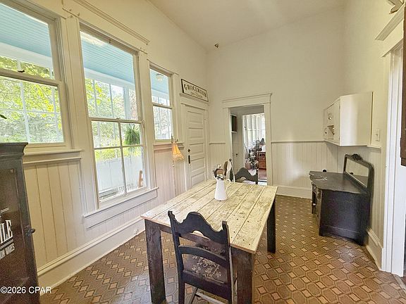 5th image of 2928 Green St
