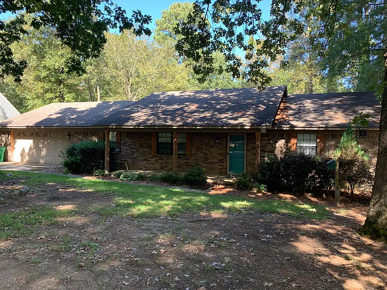 2912 Denise Dr — Photo 1