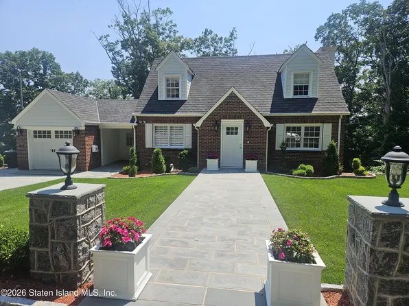 210 Longview Rd, Staten Island, NY 10301