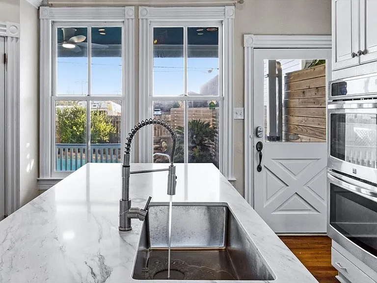 2207 Avenue P — Photo 20