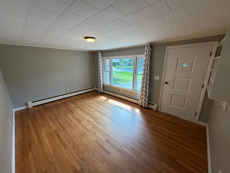 164 Mayo Rd — Photo 2