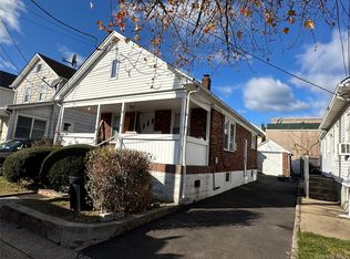 21 Beechwood Avenue, Port Washington, NY 11050