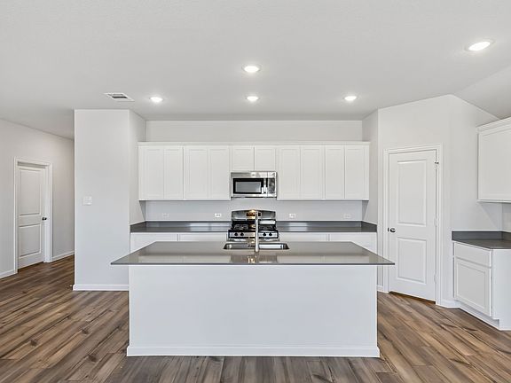 3rd image of 2536 Canadian Way