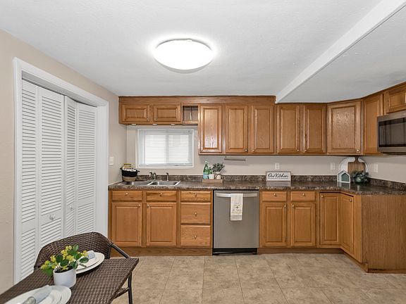 4th image of 139 Oak Dr
