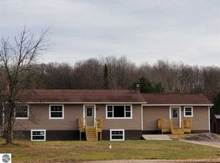 6197 S Garfield Rd, Kingsley, MI 49649