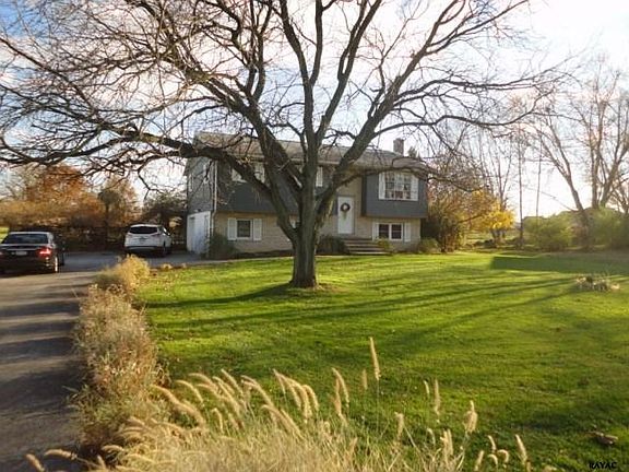 2nd image of 1105 Forest Dr