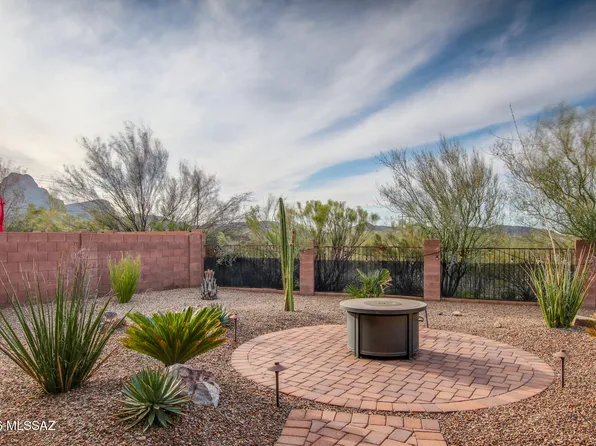 8371 N Amber Burst Dr, Tucson, AZ 85743