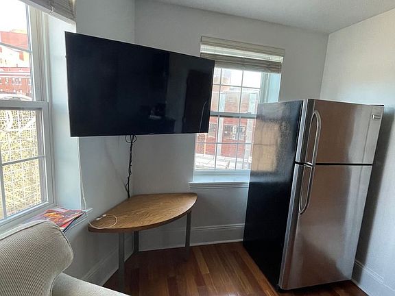 5th image of 4761 Liberty Ave #6