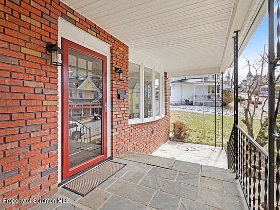 3rd image of 138 Spring St