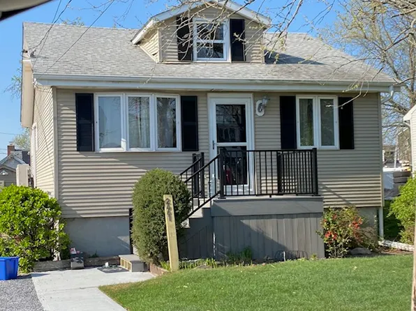 2461 Marine Pl #1, Bellmore, NY 11710