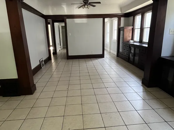 2548 N 51st St, Milwaukee, WI 53210