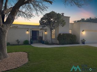 1913 Mountain Shadow Dr, Carlsbad, NM 88220