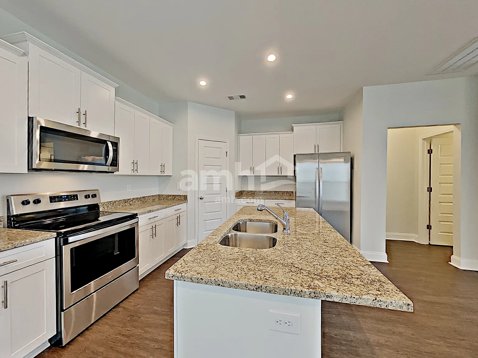 4 bed, 2.5 bath, 2149 sqft, $2,325 — Photo 3