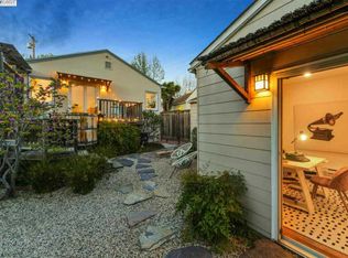 2527 Carmel St, Oakland, CA 94602