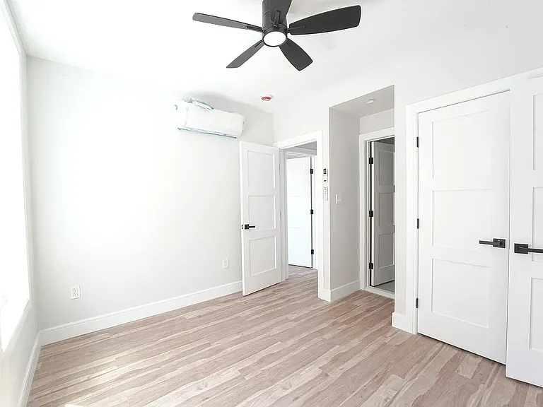 689 6th Ave #2 — Photo 9