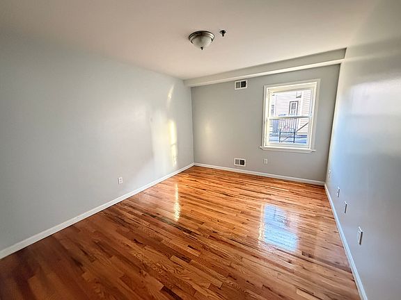 3rd image of 812-14 New York Ave #2E