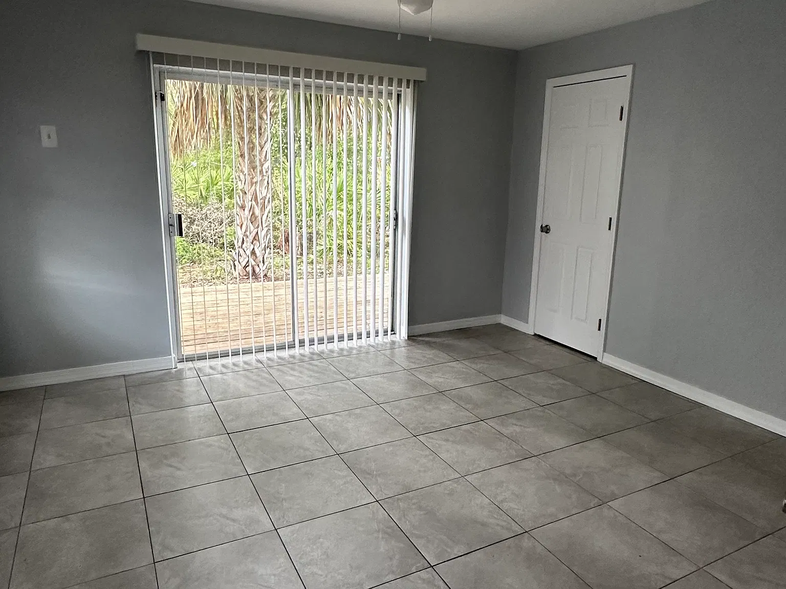 2 bed, 1040 sqft, $1,600 — Photo 4