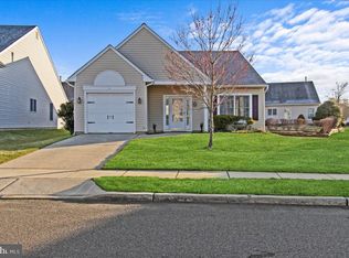 3 Covered Bridge Cir, Columbus, NJ 08022