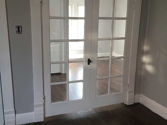 5th image of 417 Armstrong Ave