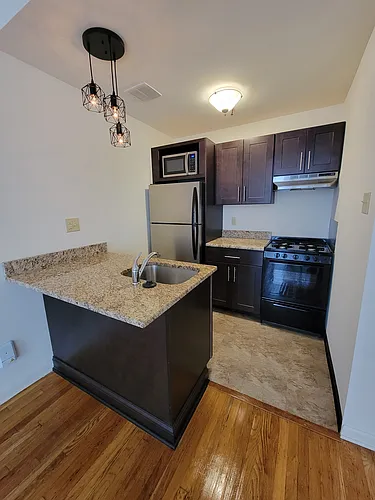428 S 13th St #204 Photo 1