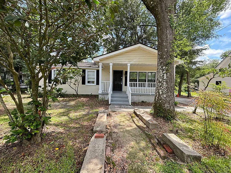 107 Sasportas Ln — Photo 1