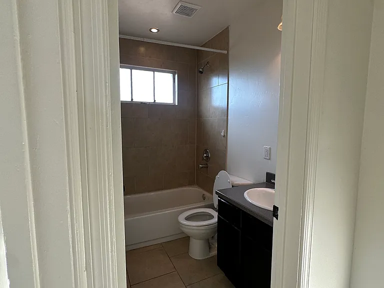2942 W Butler Dr — Photo 6