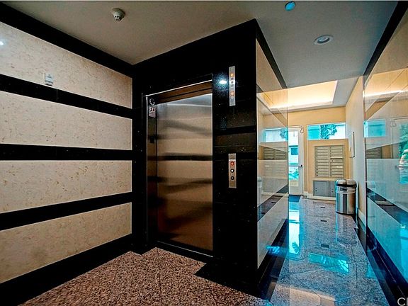 3rd image of 401 N Serrano Ave APT 205