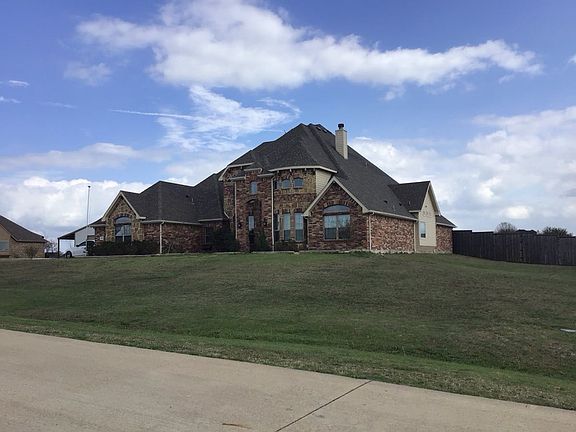 2nd image of 2253 Riverside Dr