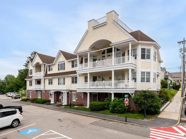 61 Central Avenue #4, Wolfeboro, NH 03894