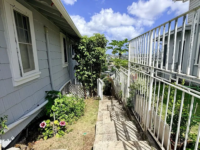 2013 Kakela Dr — Photo 3
