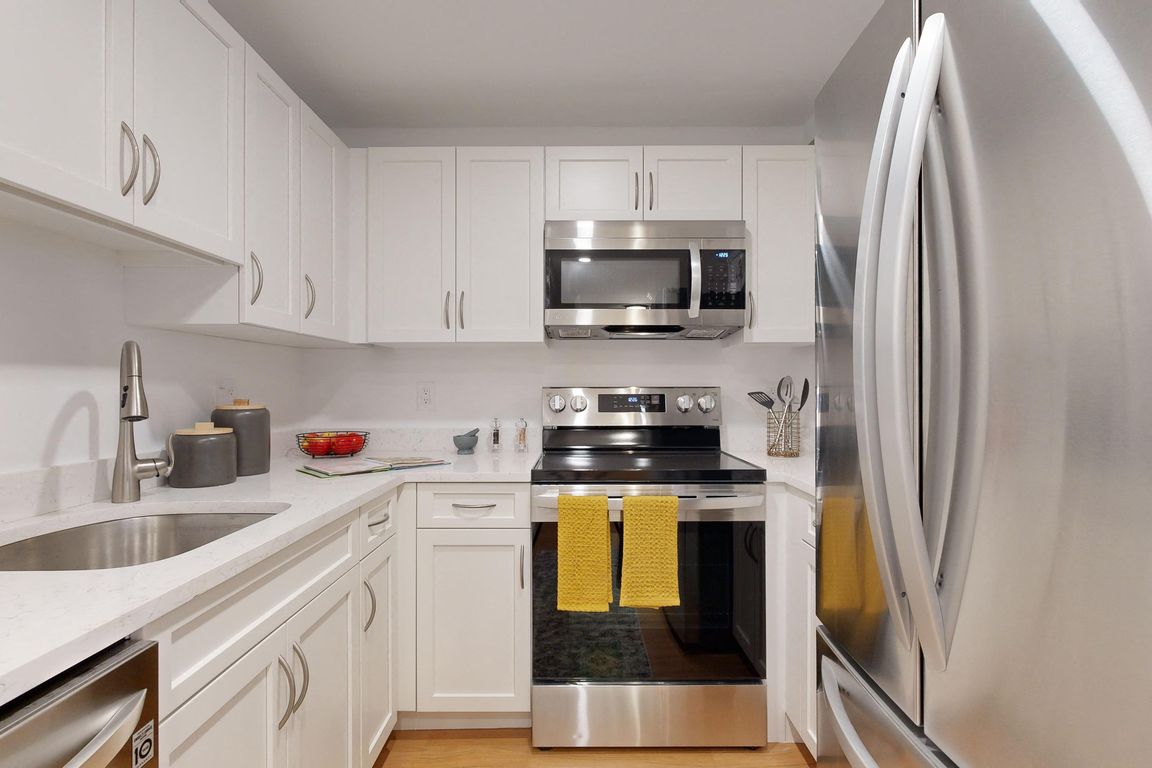Waterfall Hills - Kitchen