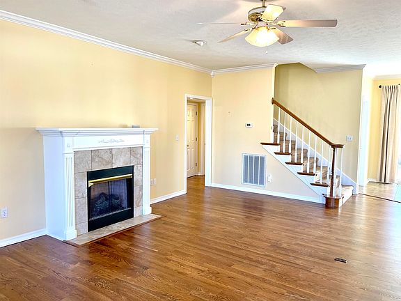 3rd image of 133 Belle Meade Dr