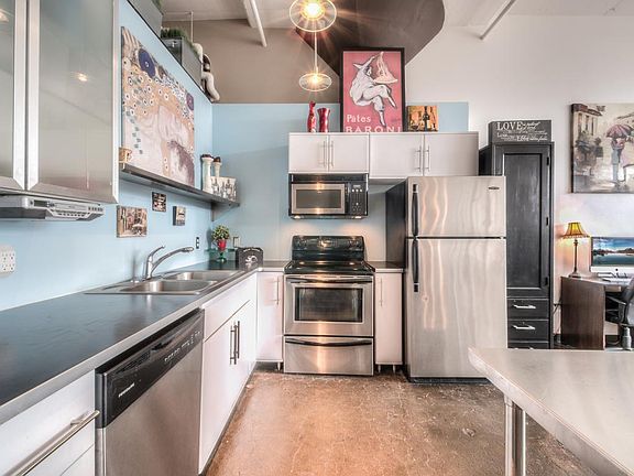 5th image of 500 Robert St #712