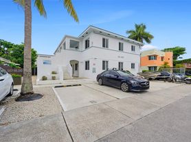 550 NE 82nd Ter, Miami, FL