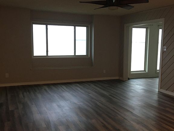 3rd image of 112 Harbor Dr Unit 213