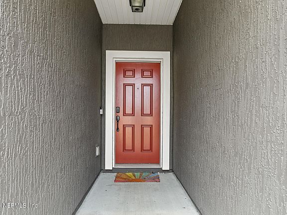 3rd image of 401 SOUTHWOOD Way #16B